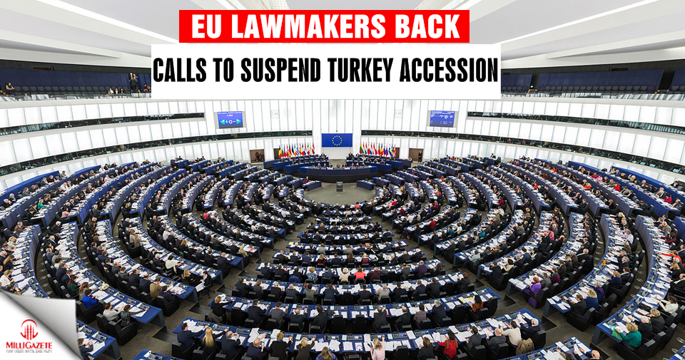 EU lawmakers back calls to suspend Turkey accession