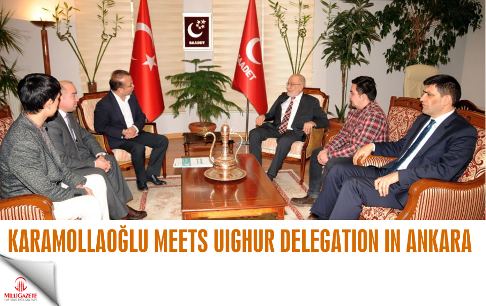 Karamollaoğlu meets Uighur delegation in Ankara