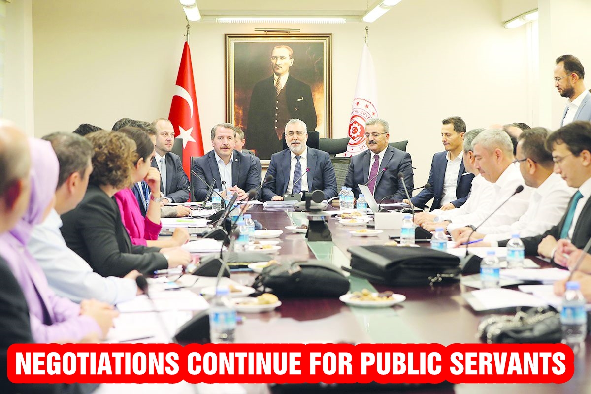 Negotiations continue for public servants