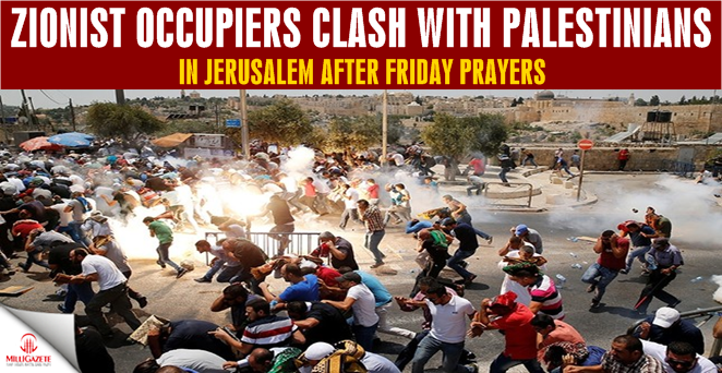 Occupier Israeli police clash with Palestinians in Jerusalem after Friday prayers