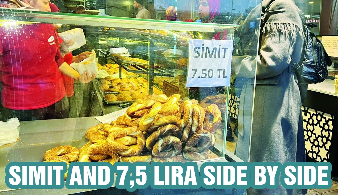 Simit and 7,5 lira side by side