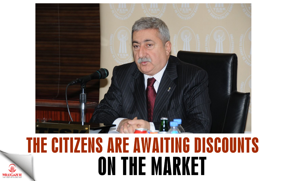 The citizens are awaiting discounts on the market