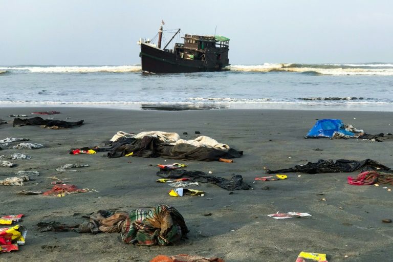 30 Rohingya Muslims die of starvation aboard a boat