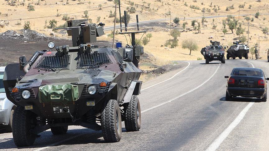 3 Turkish soldiers injured in PKK bomb attack
