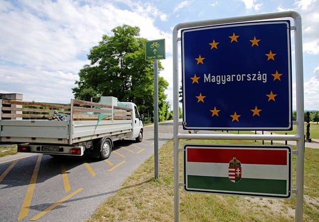 400 Turkish truck drivers held at Hungarian borders