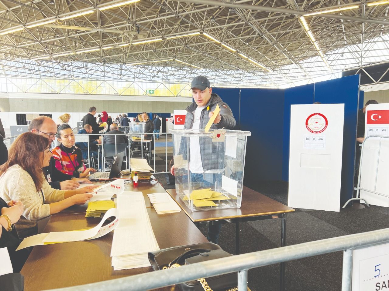 713,609 voters living abroad cast votes for May 14 elections