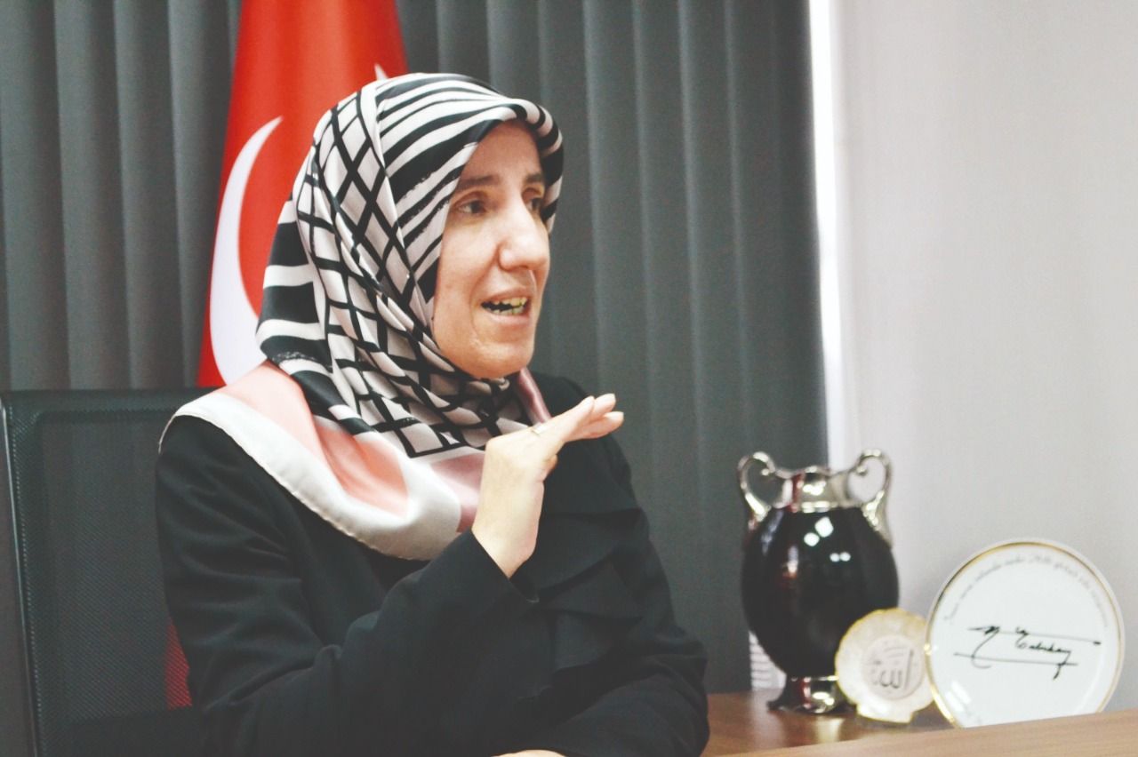 A visit to Erbakan's grave from the Saadet Party's Women's Branch