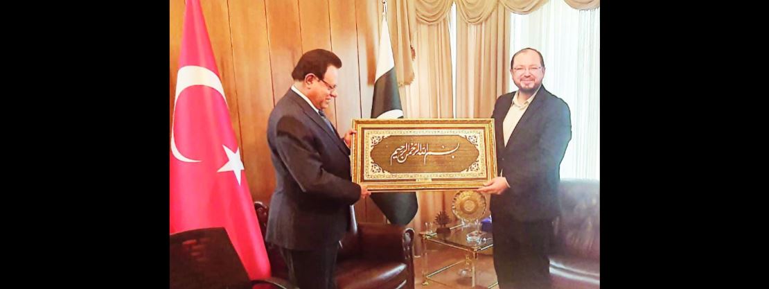 AGD pays a “good luck” visit to Pakistani ambassador