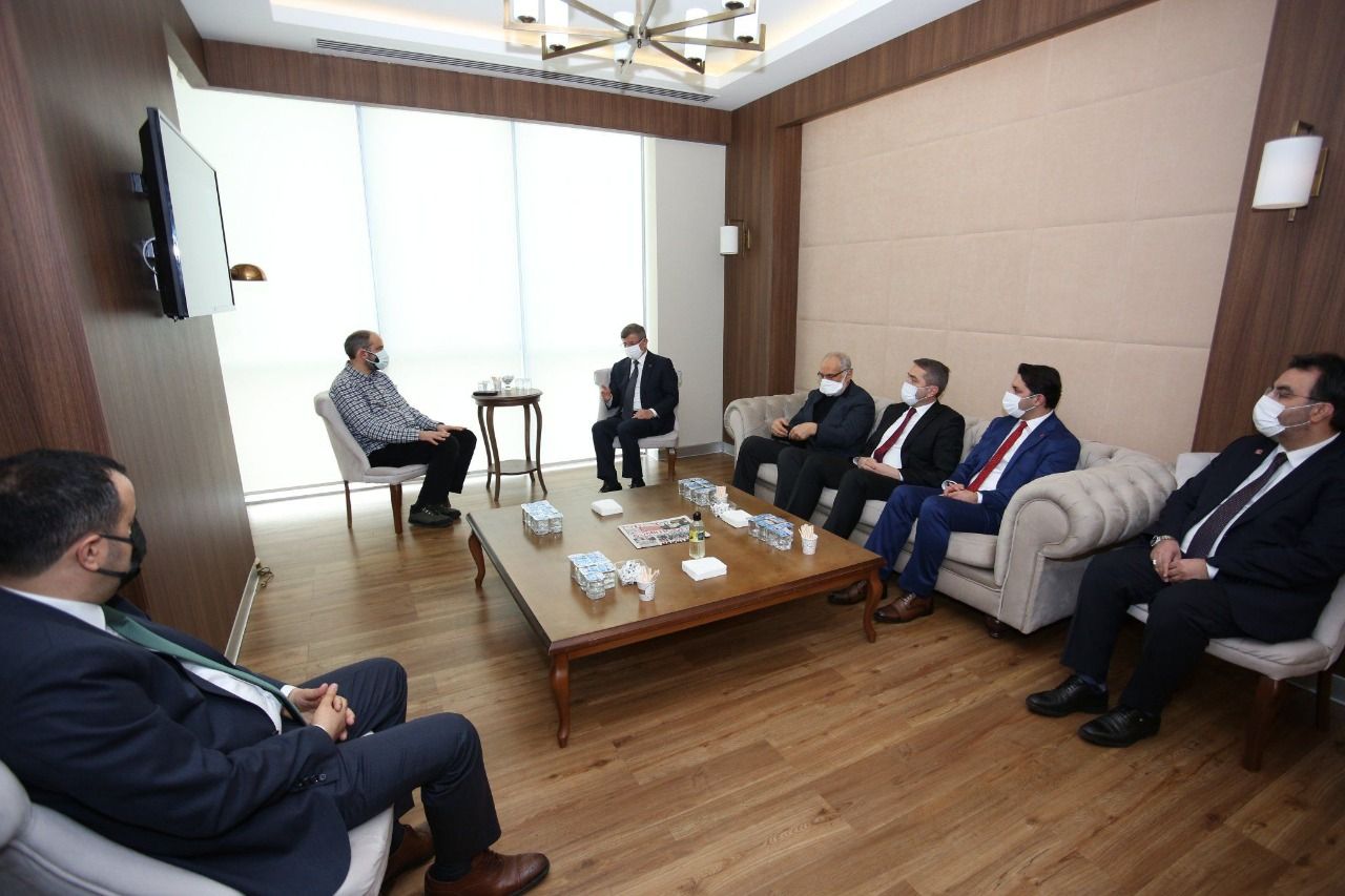 Ahmet Davutoğlu pays a visit to Temel Karamollaoğlu