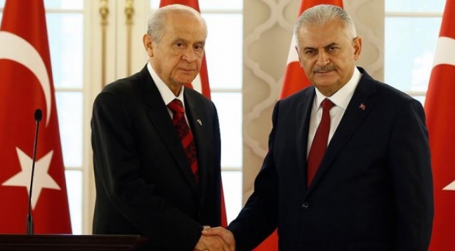 AKP delivers charter draft to MHP