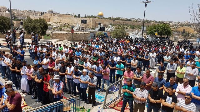 Al-Aqsa Mosque longs for Friday