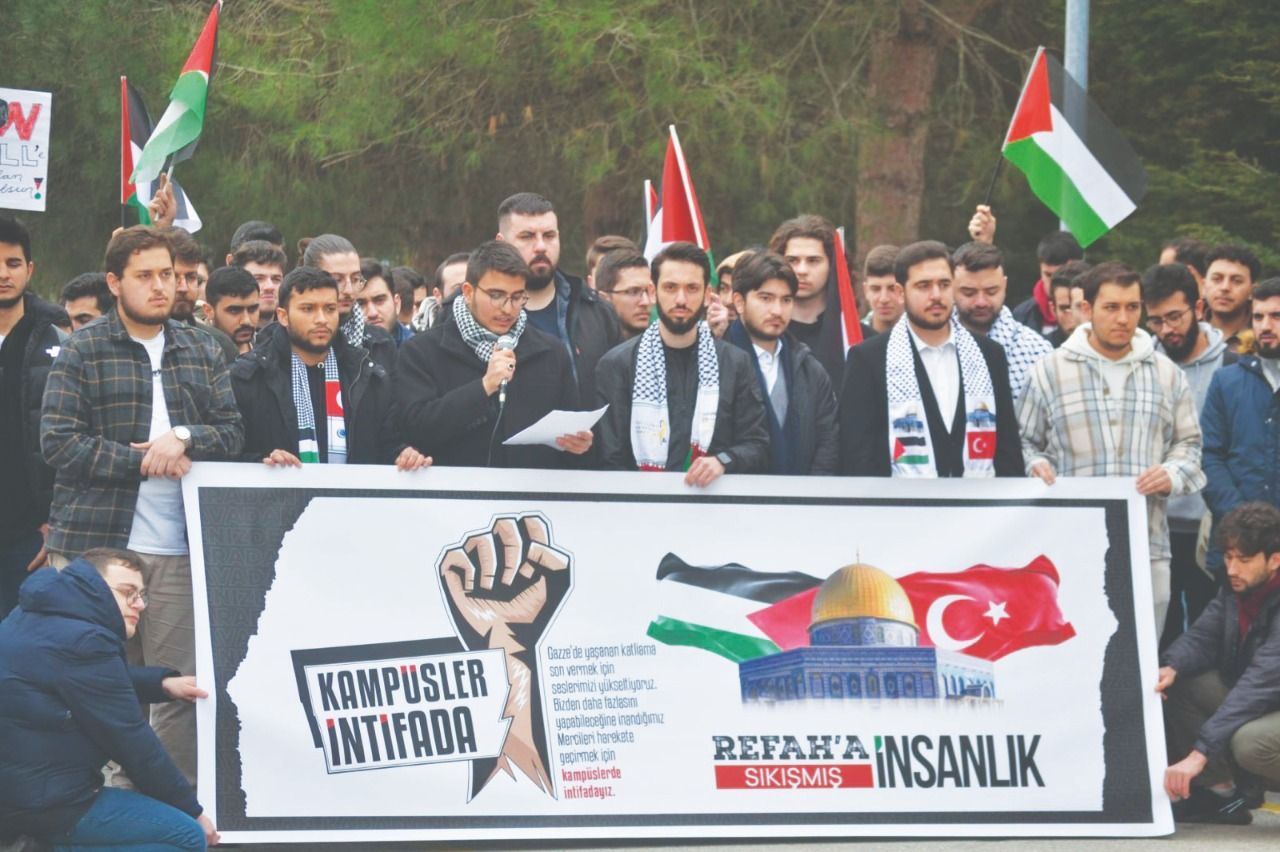 Anatolian Youth Association organizes protest against Israeli massacre across Türkiye