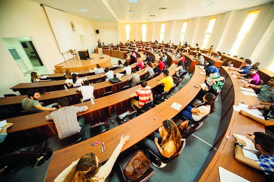 Around 185,000 lecturers to approximately 7 million universities