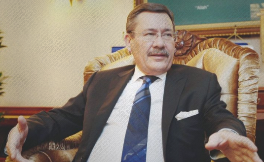 Ayhan Sefer Üstün: 