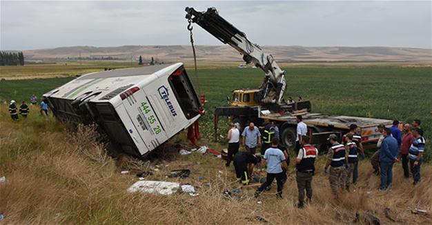 Bus accident kills six, injures 36 in Turkey’s north