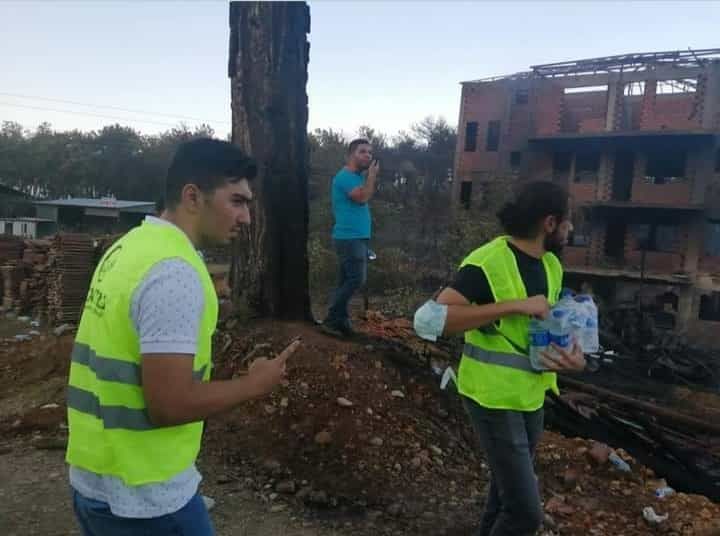 Cansuyu helps fire victims in Turkey