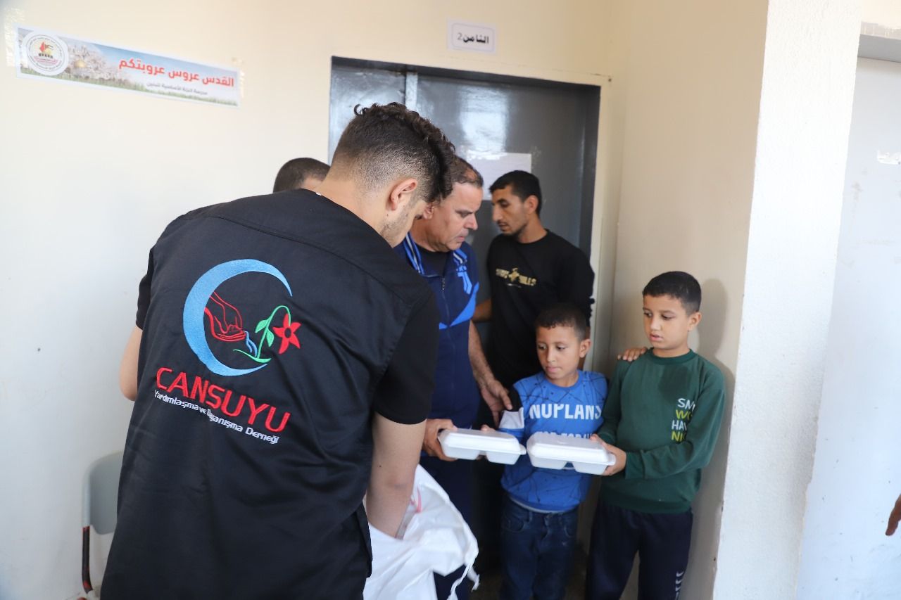 Cansuyu's aid to Gaza continues