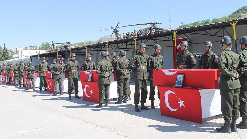 Ceremony for Turkish soldiers martyred in air crash