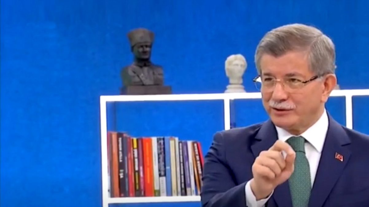 Davutoğlu claims all AKP provincial organization heads wanted to resign when he quit his role as PM
