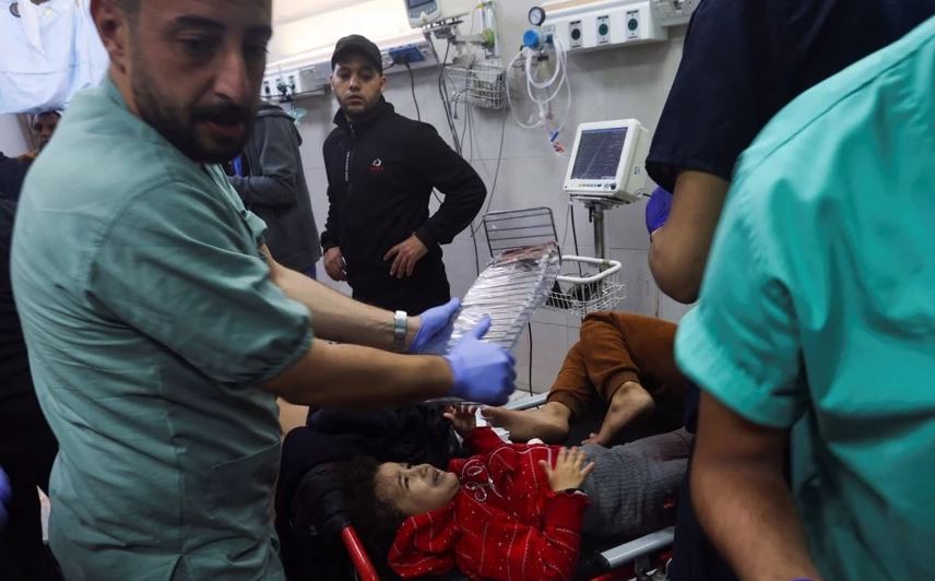 Dozens martyred in Zionist regimes strike on Gaza school