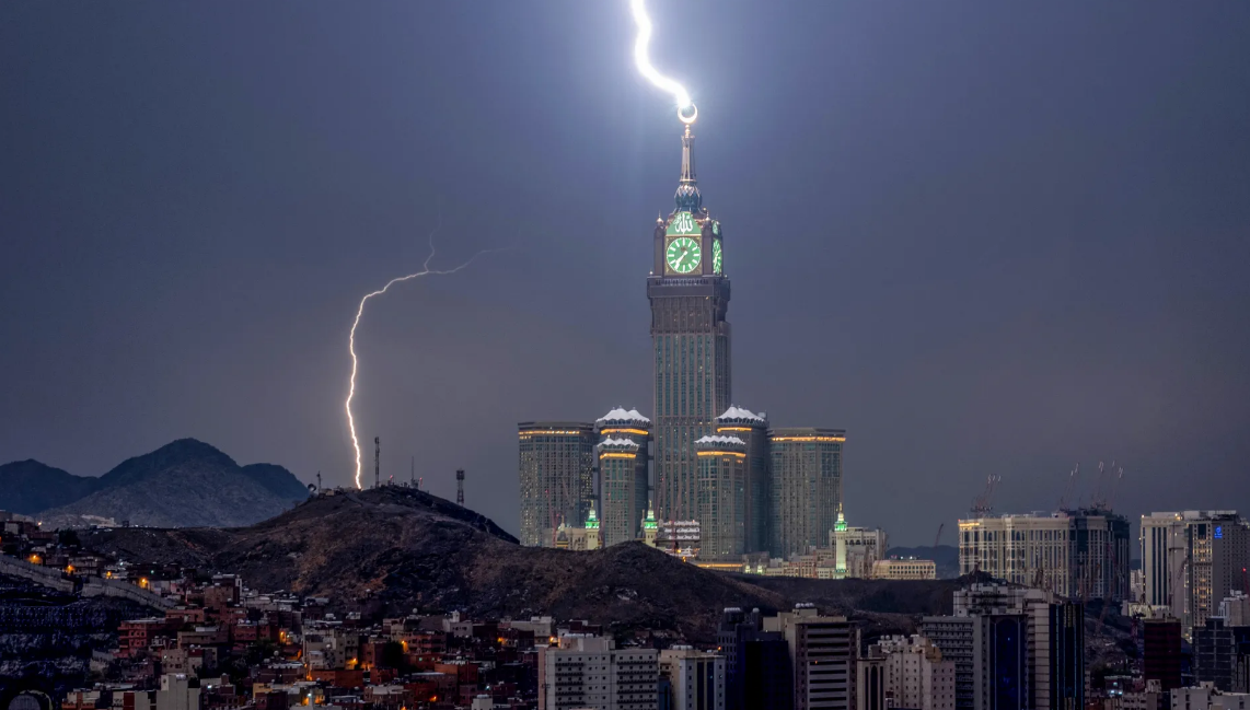 Extreme weather brings winds, fierce rains to Saudi Arabia's Mecca