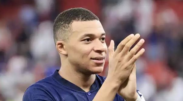 Kylian Mbappe refuses to pose in front of the alcohol drink logo