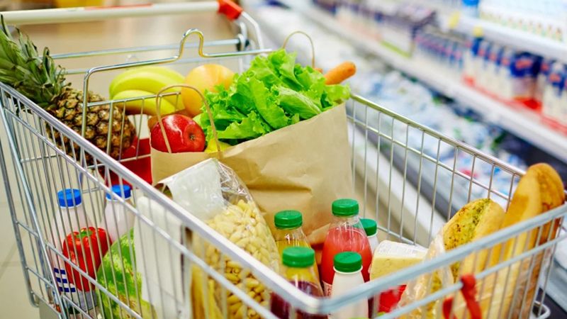For the inflation difference, échelle mobile system should be adopted