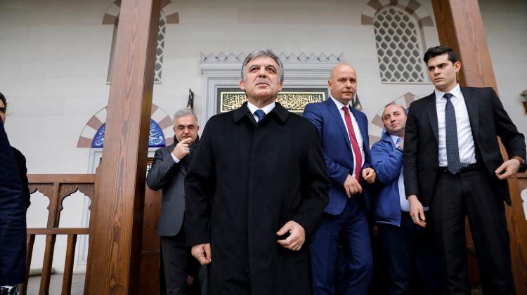 Former President Gül says he will continue expressing his views amid decree debate
