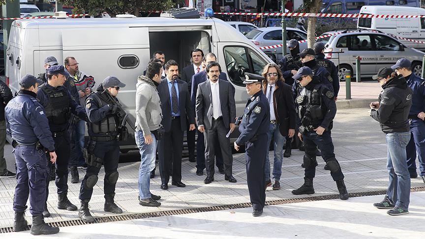 Greek court decided to keep 8 Turkish soldiers in custody