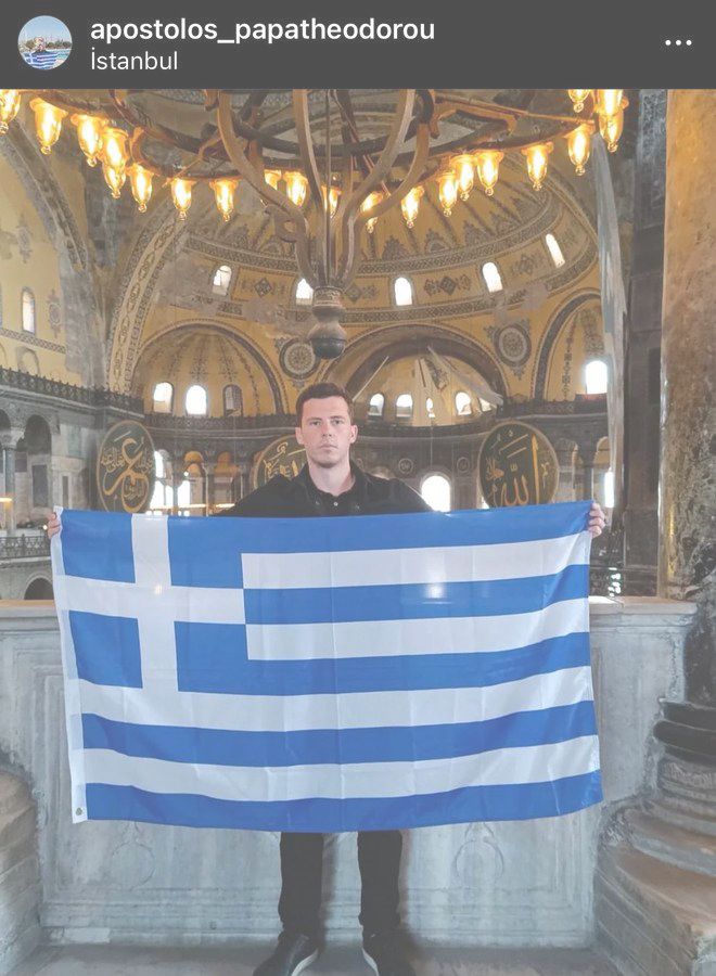 Greek tourist's provocative gesture in Türkiye's Hagia Sophia Mosque sparks controversy