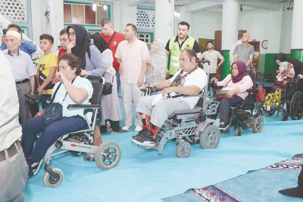 Holy Hair of Prophet Muhammad opened to disabled visitors
