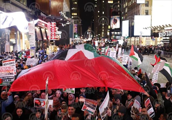 Hundreds in Washington protest US decision on Jerusalem