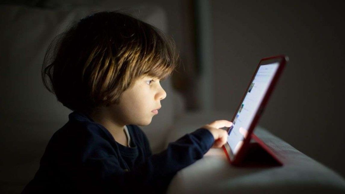 İnci Aydın: “Our children grow up looking at the screens”
