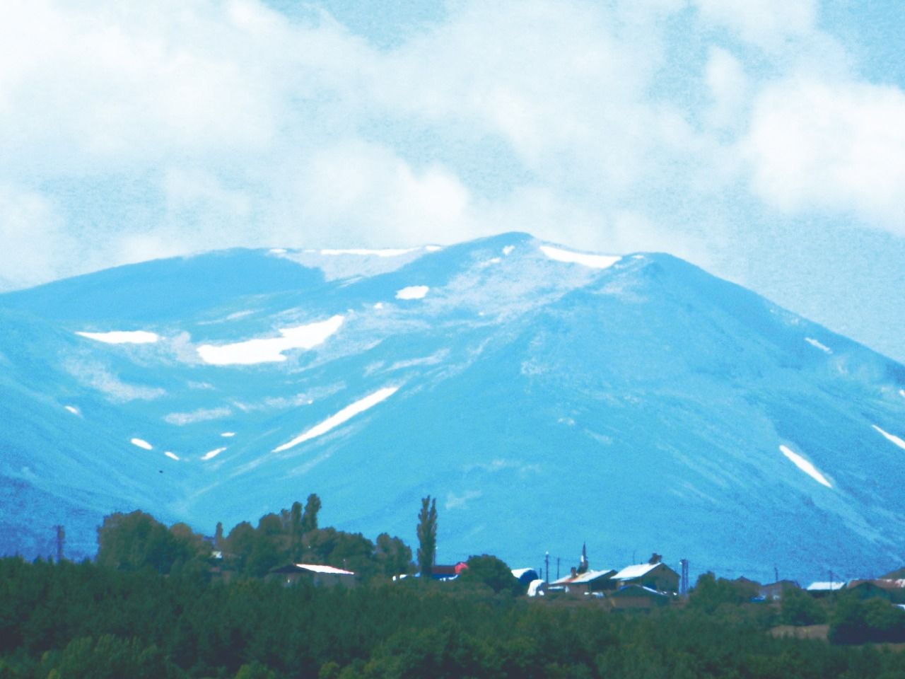 Increasing temperature in Posof caused snow to melt