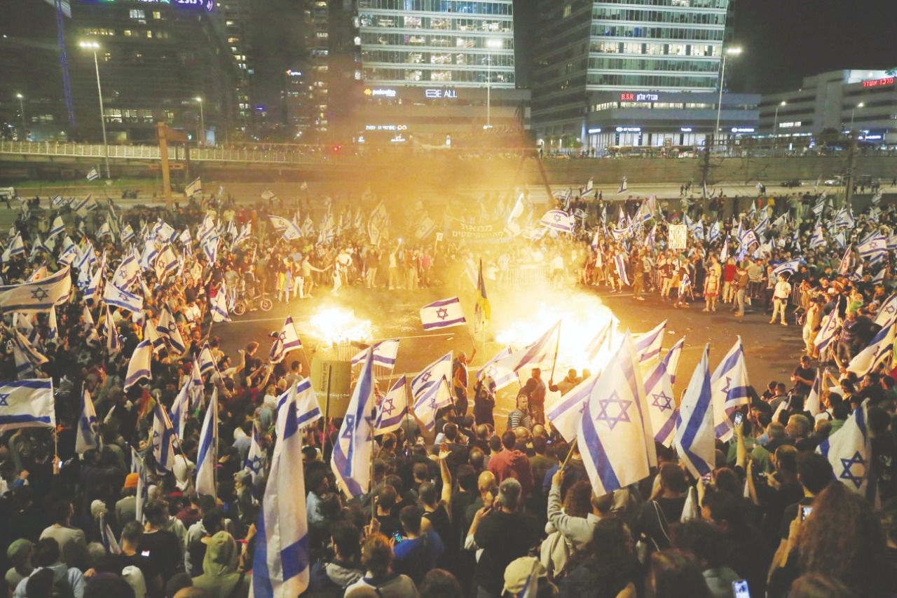 Israel builds its own fire... Police lost control of protests!