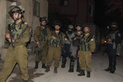 Israeli regime kidnaps Palestinians in overnight raids on home