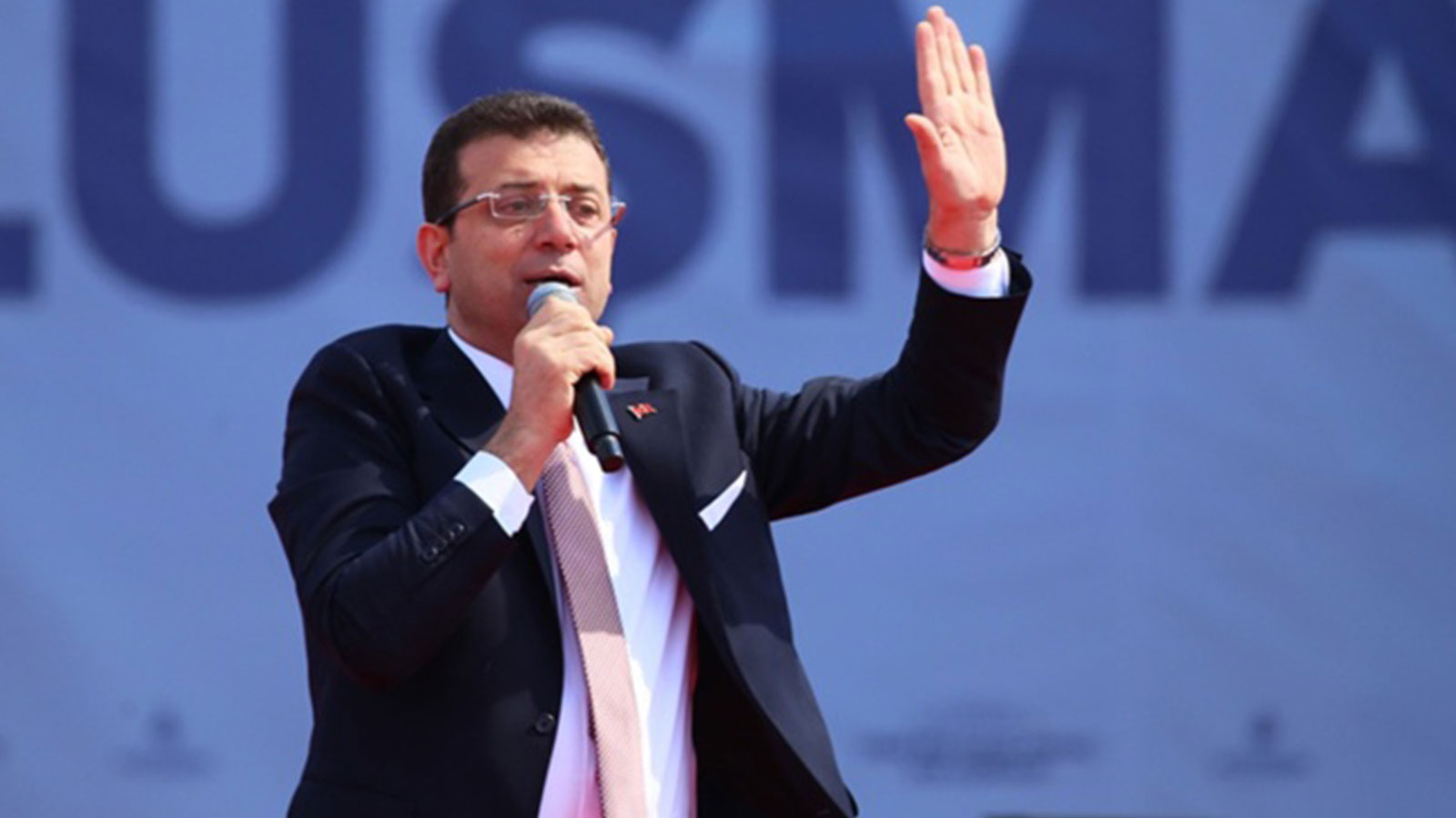 Istanbuls opposition mayor cancels over $ 60 million in support for AKP-linked foundations