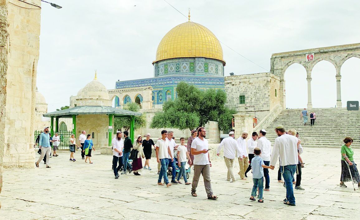 Jews continue to raid Al-Aqsa Mosque