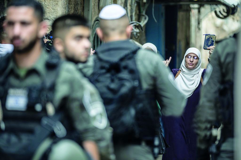 Jews raid al-Aqsa Mosque again