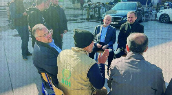 Karamollaoğlu visits AGD and IHH in earthquake zone