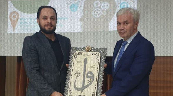 Kurdaş gives a conference in Istanbul's Sultangazi