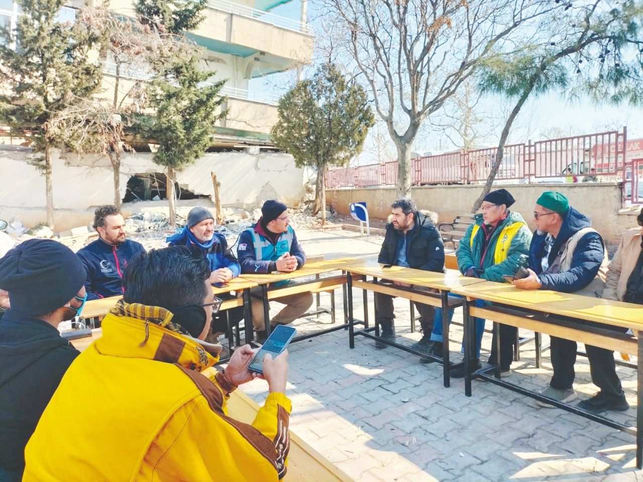 Malaysian Relief Organization pays a visit to Anatolian Youth Association and Cansuyu Association in earthquake zone
