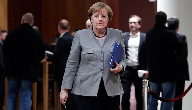 Merkel vows to maintain stability as German coalition talks fail