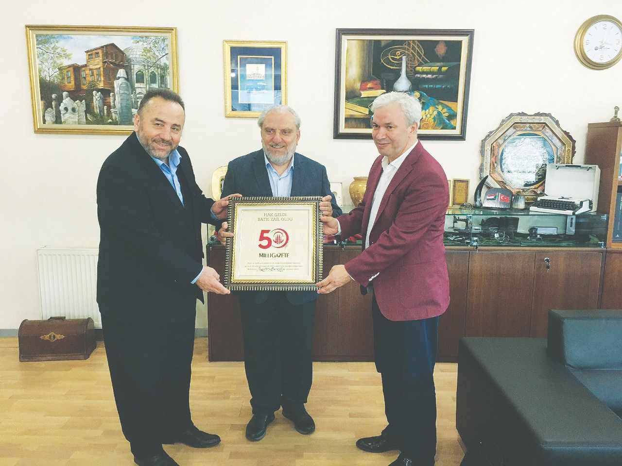 Milli Gazete management visits loyal readers