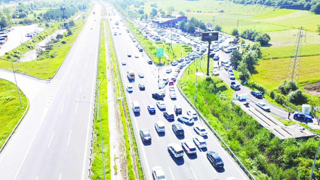Millions of citizens hit roads during Eid al-Adha