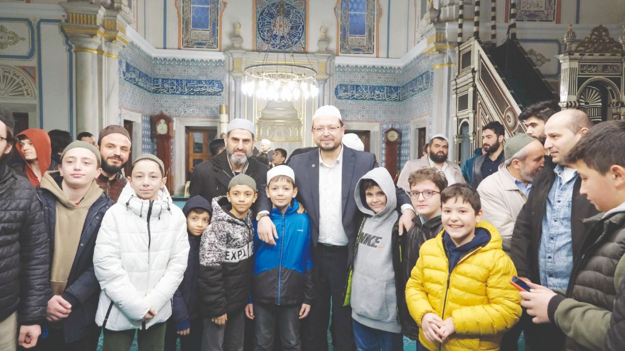Morning prayer event from AGD: Fathers and sons stood together