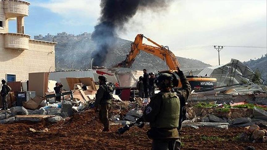 Occupier Israeli army storms W. Bank town, demolishes home