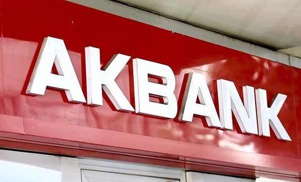 Ongoing blackout paralyzes major Turkish lender Akbank