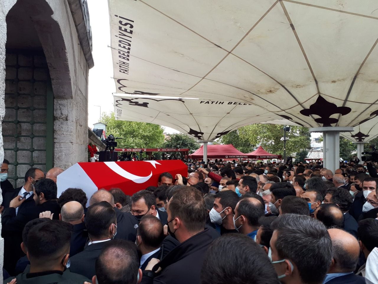 Ozdemir Bayraktar, founder of Turkish drone giant Baykar, dies at 72