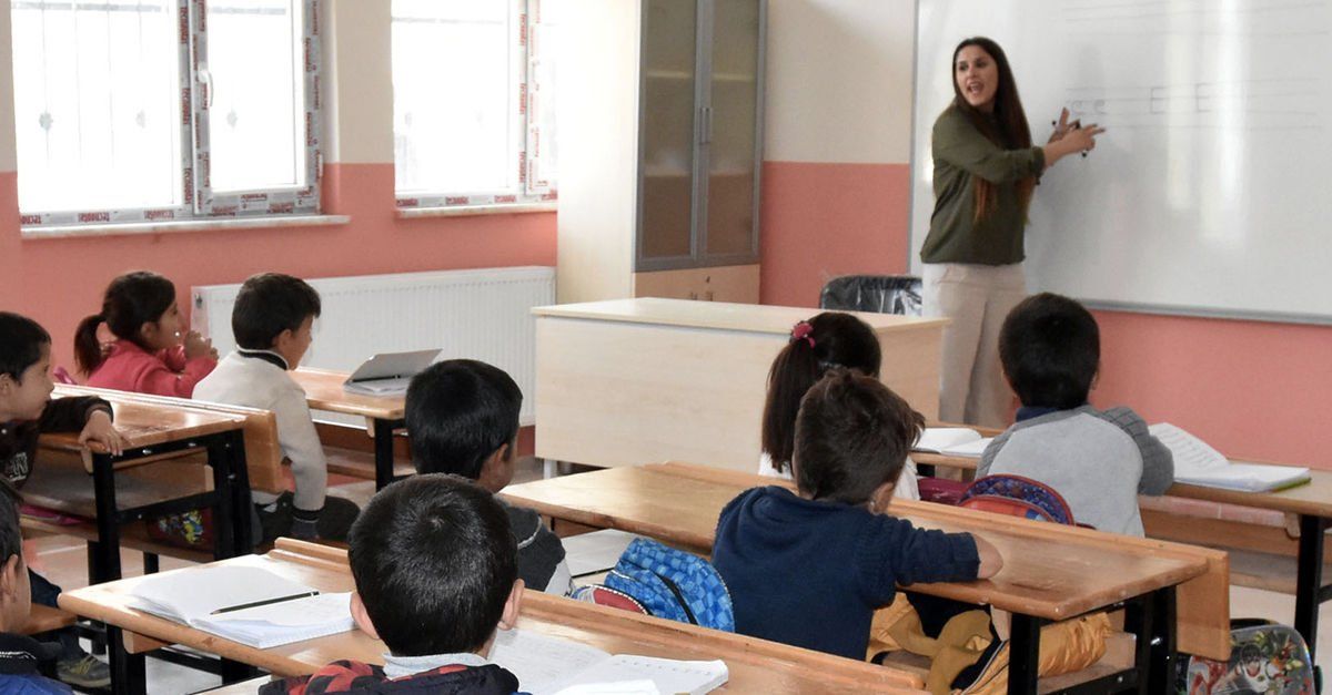 Paid teaching applications start